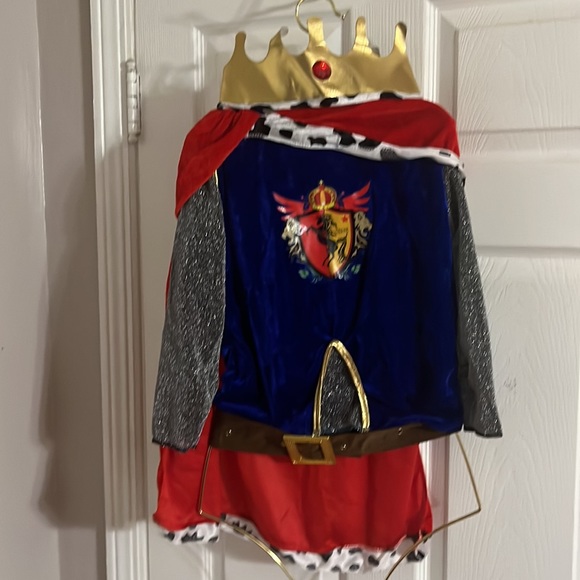 Kinght or King costume size 4 - Picture 6 of 12
